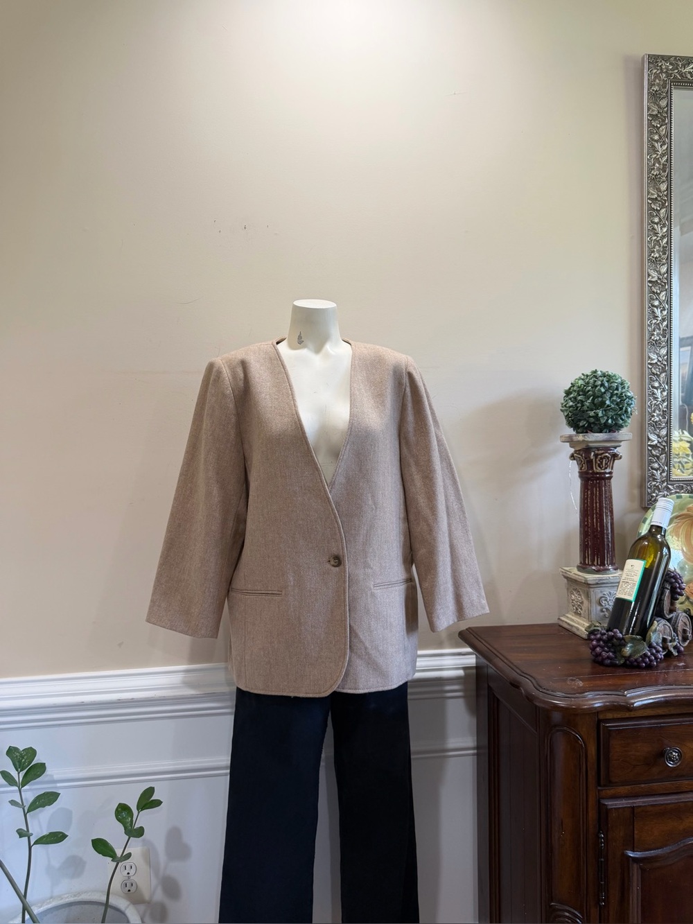 Vintage The World’s Best Wool Classic Taupe Women's Blazer Jacket